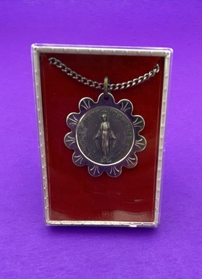 Vintage Virgin Mary Pendant Necklace, Silver-Toned Italy, Christianity, Religion - Image 7